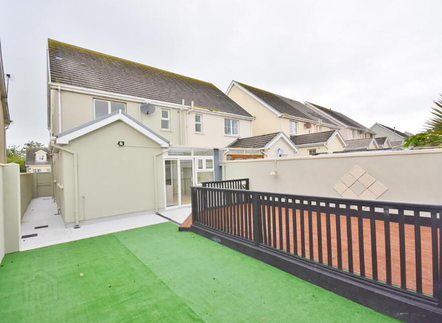 28 Cois Baile, Ballygologue Rd, Listowel, V31K160