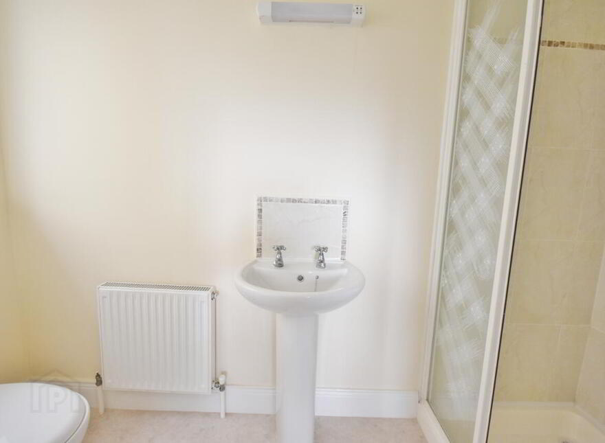 28 Cois Baile, Ballygologue Rd, Listowel, V31K160