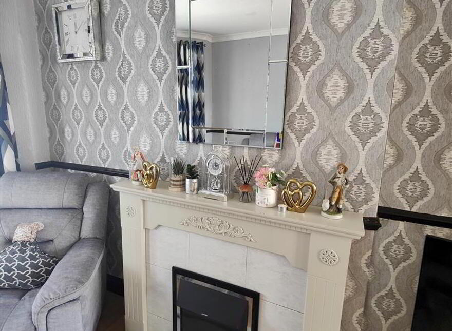 8 Ballygomartin Road, Belfast, BT13 3LD