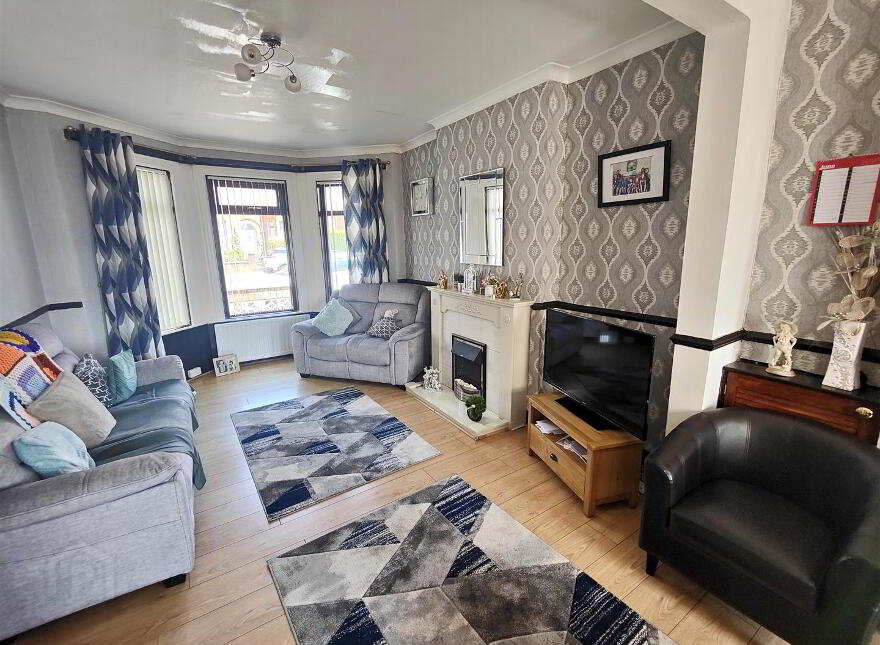 8 Ballygomartin Road, Belfast, BT13 3LD
