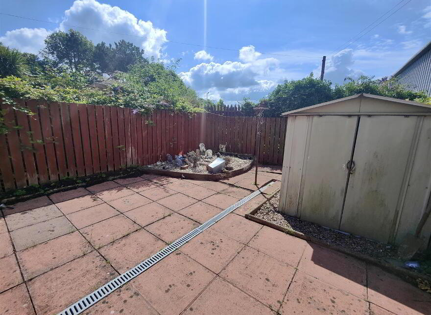 8 Ballygomartin Road, Belfast, BT13 3LD