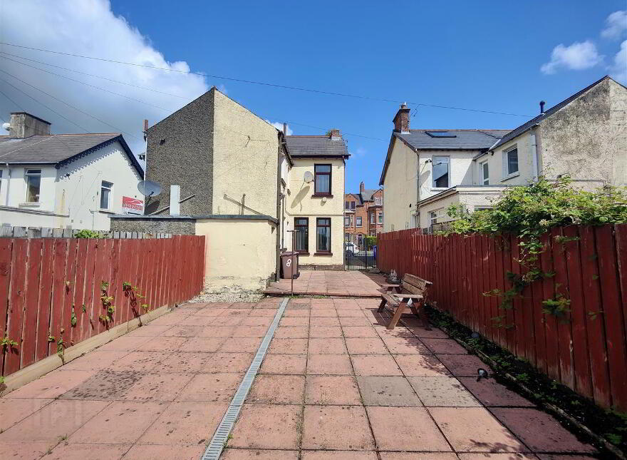 8 Ballygomartin Road, Belfast, BT13 3LD