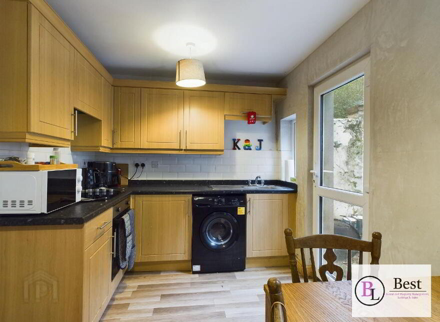 21 Bank Road, Larne, BT40 3AJ