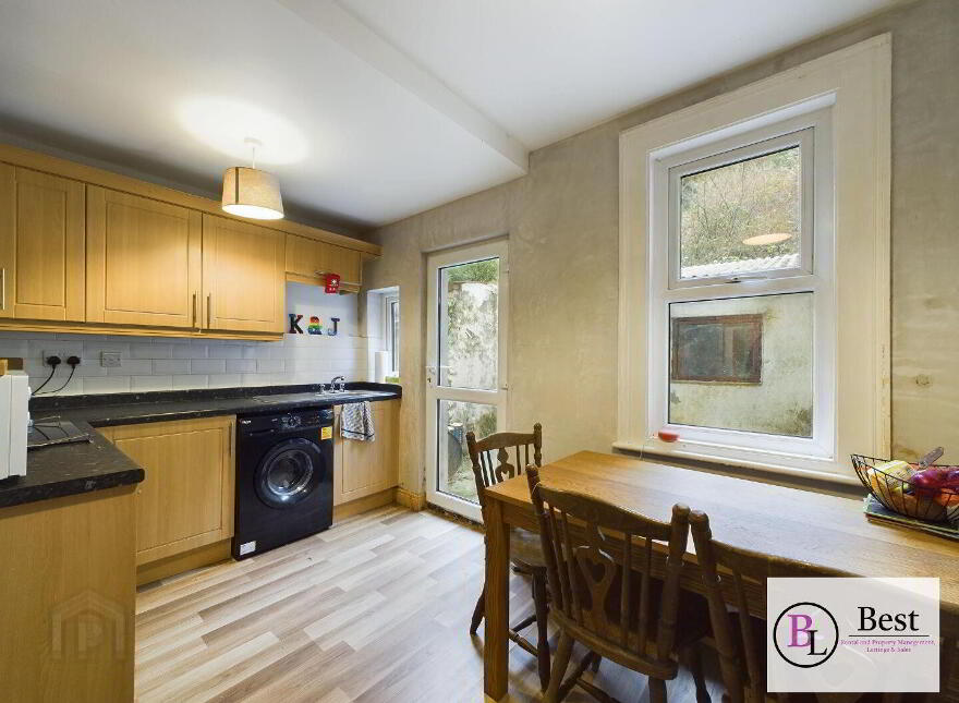 21 Bank Road, Larne, BT40 3AJ