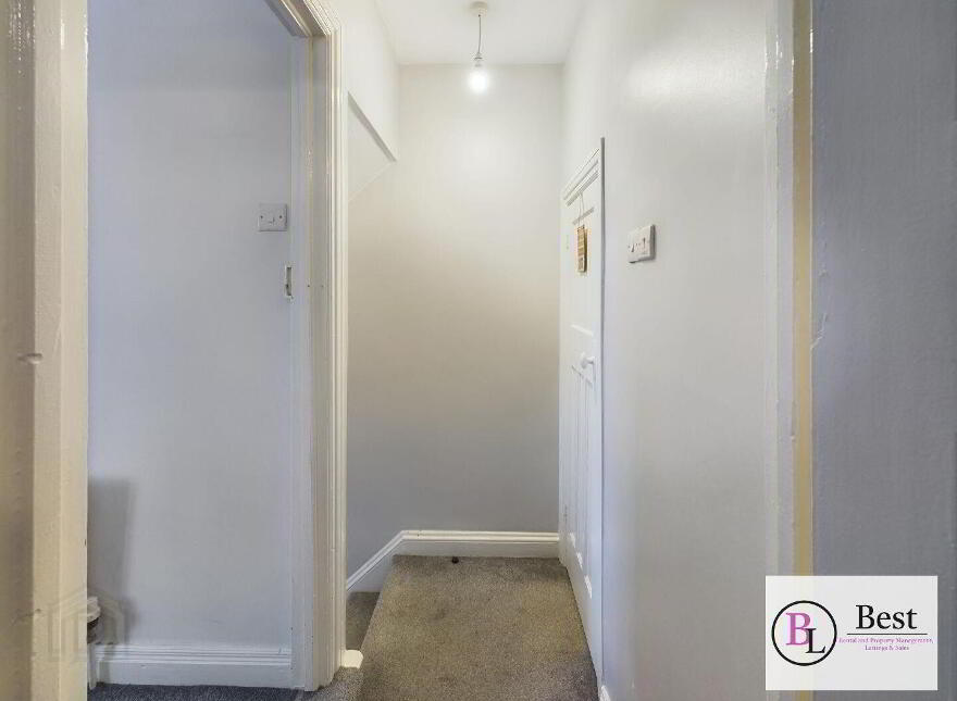 21 Bank Road, Larne, BT40 3AJ