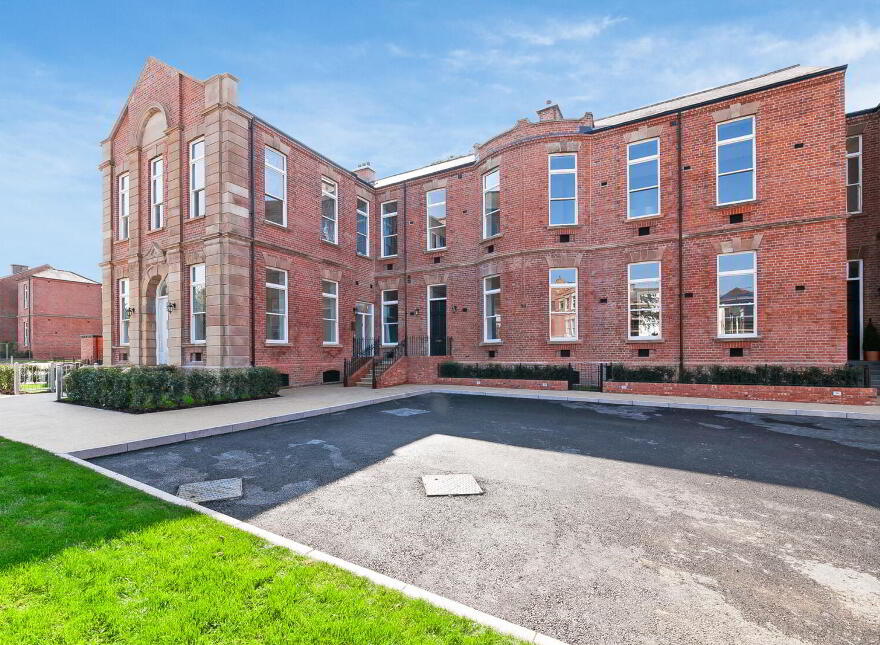 18 Ishbel Mews, Belfast, BT8 8FZ photo