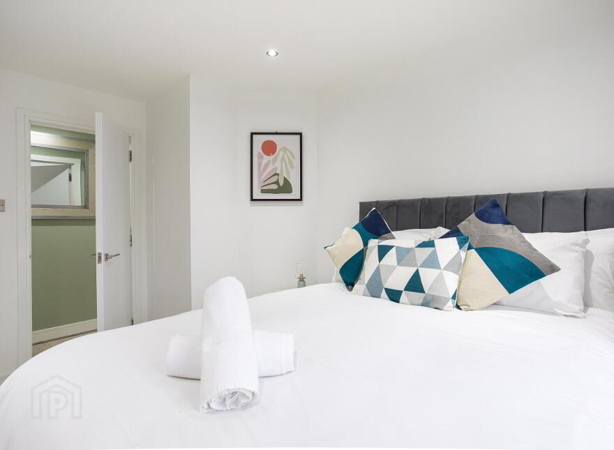Apartment 17 South Studios 85 Tate's Avenue, Belfast, BT9 7BS