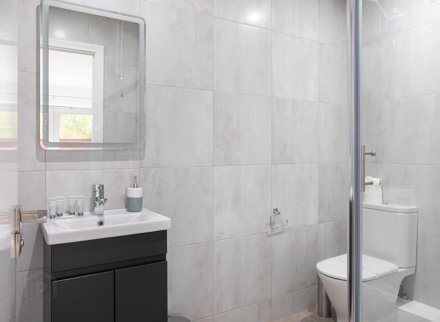 Apartment 17 South Studios 85 Tate's Avenue, Belfast, BT9 7BS
