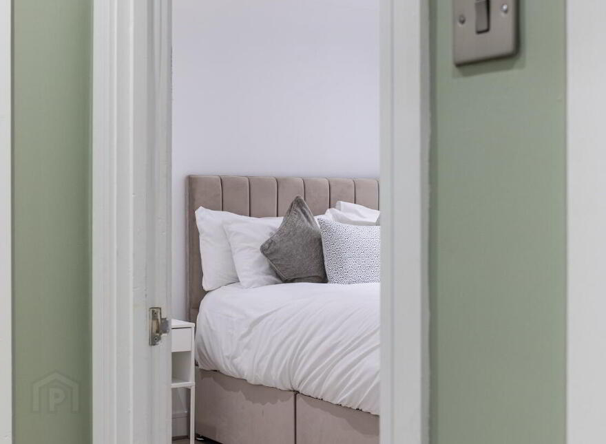 Apartment 17 South Studios 85 Tate's Avenue, Belfast, BT9 7BS