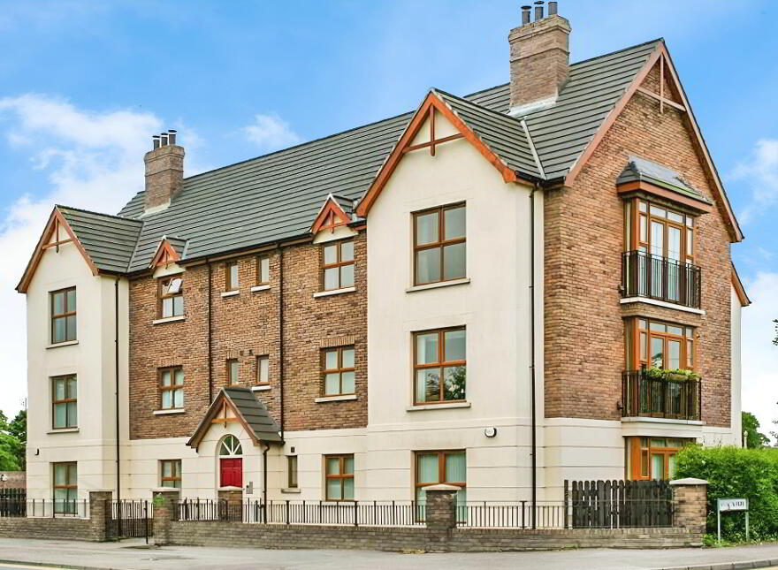 8 Keightley Court, Hillsborough Road, Lisburn, BT28 1BA photo