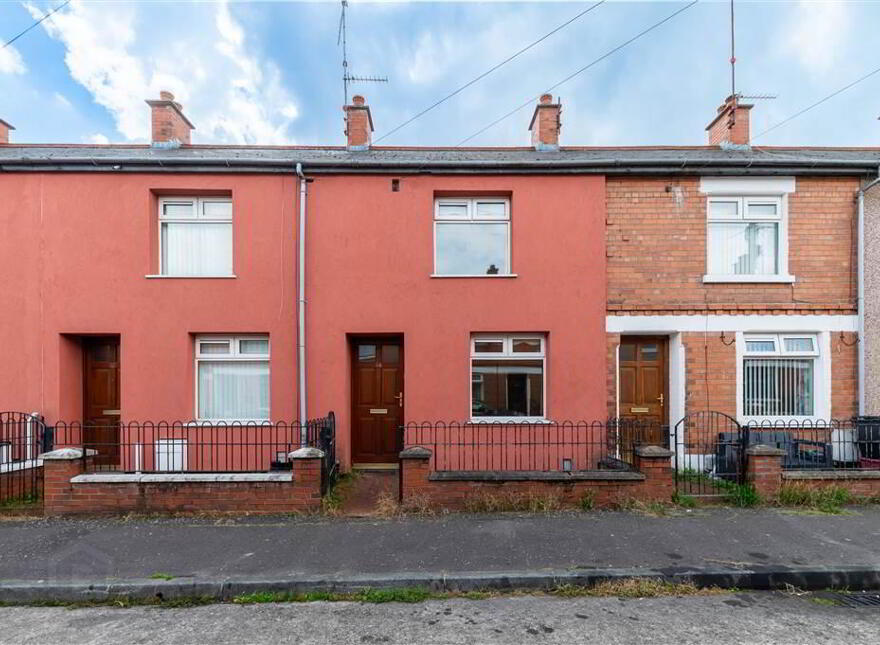 34 Beechmount Parade, Belfast, BT12 7LW photo