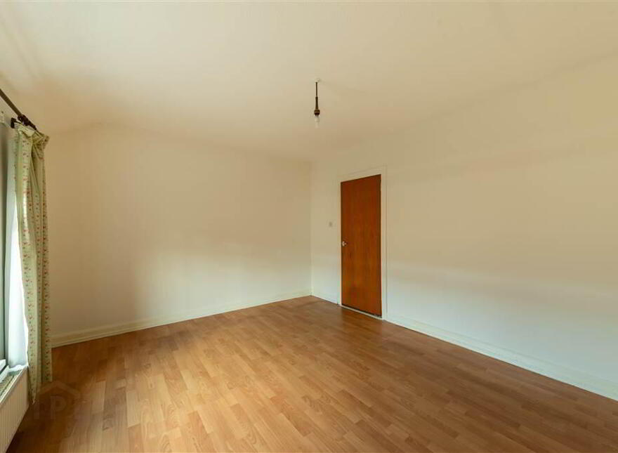 34 Beechmount Parade, Belfast, BT12 7LW