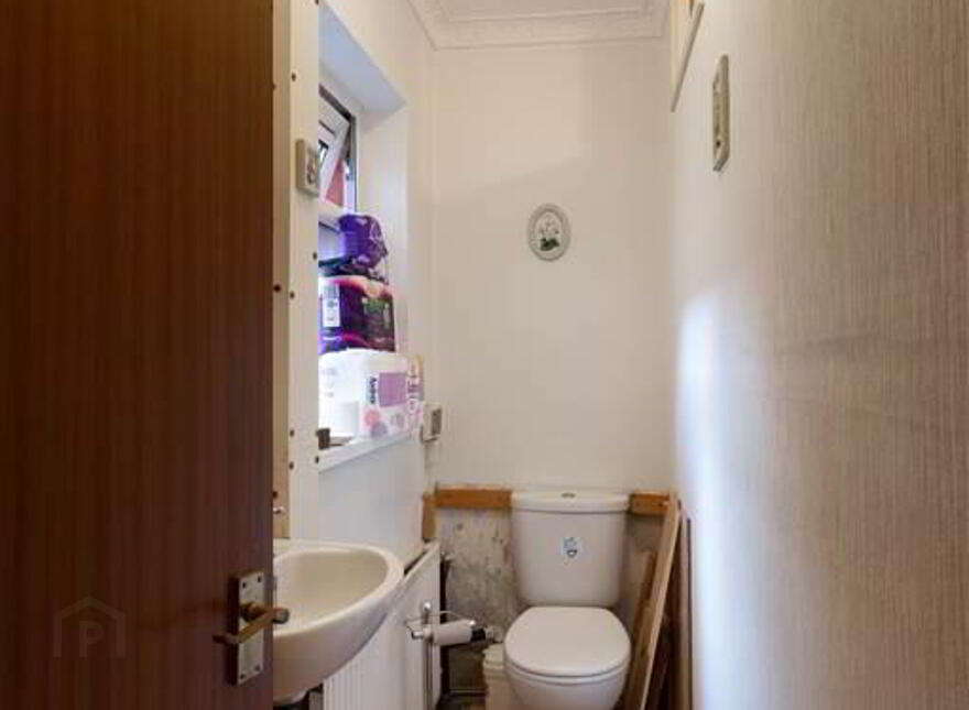 34 Beechmount Parade, Belfast, BT12 7LW