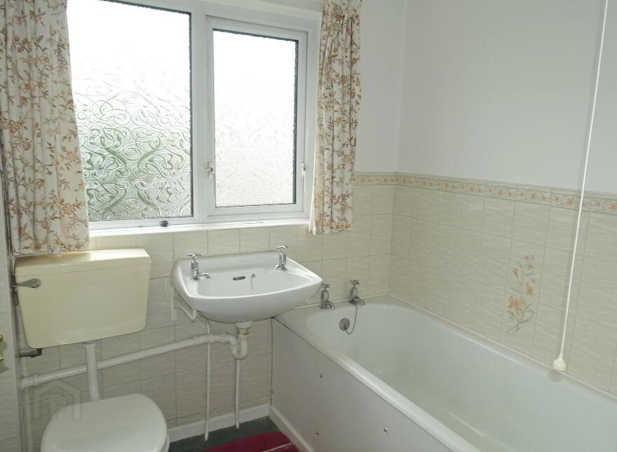 83 Hillview Park, Enniskillen, BT74 6ET
