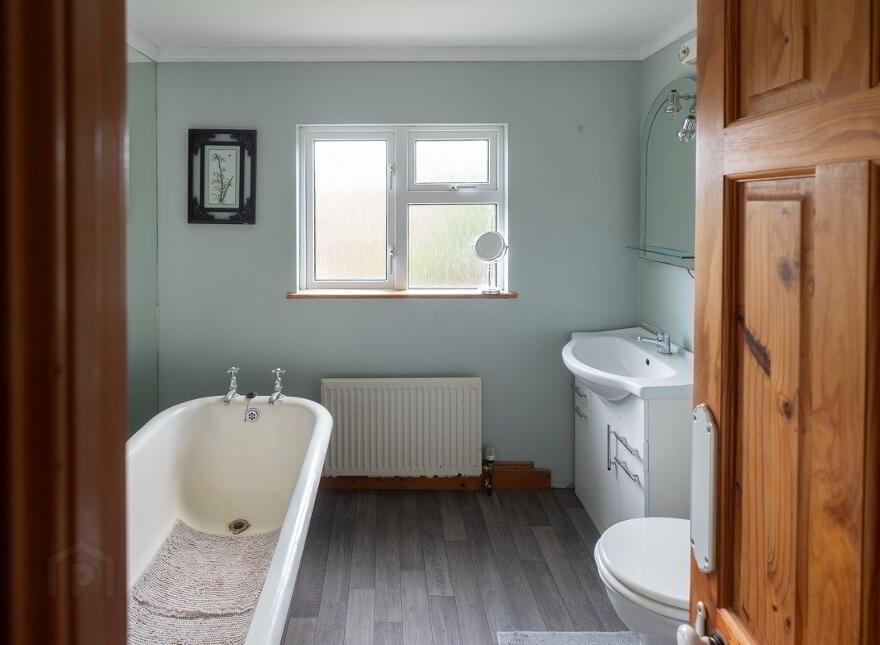 Church Street, Carrigallen, H12DP30