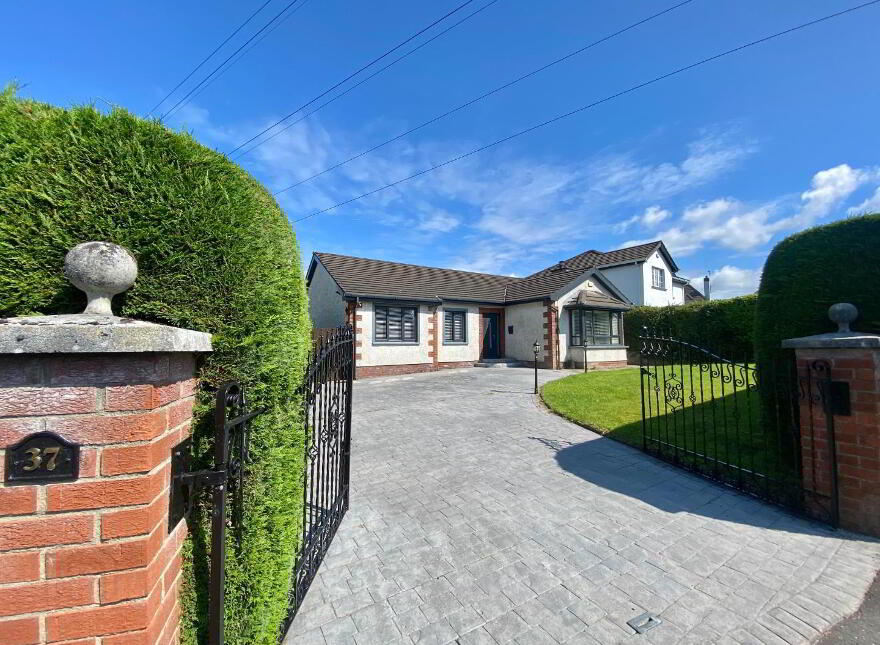 37 Woodbrook, Buncrana Road, Derry