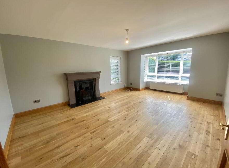 37 Woodbrook, Buncrana Road, Derry