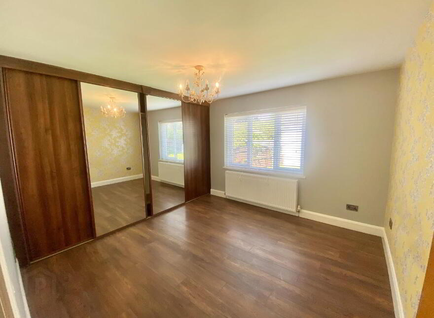 37 Woodbrook, Buncrana Road, Derry