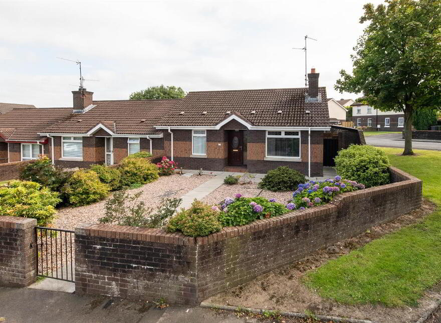94 Primrose Gardens, Banbridge, BT32 3EW photo