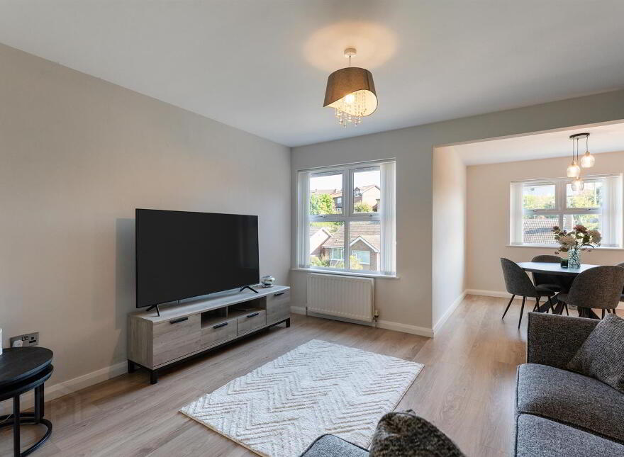 Apt 5 Glen Vale, 43 Glen Road, Comber, BT23 5LL