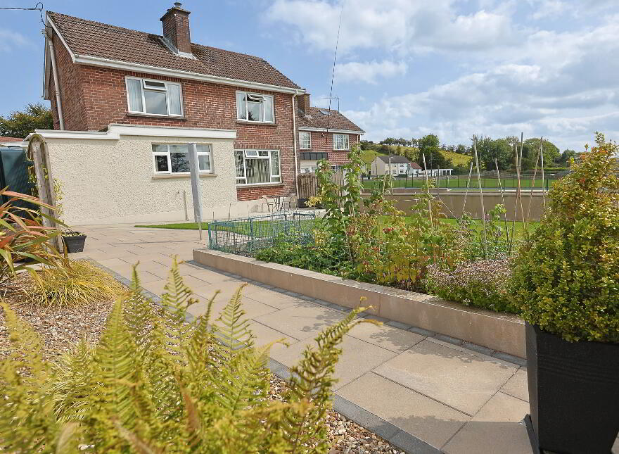 6 School Road, Newtownhamilton, Newry, BT35 0DQ