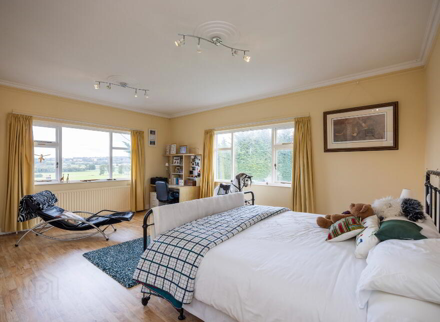 Laurelbank House, 11 Ballyhartfield Road, Templepatrick, BT39 0RB