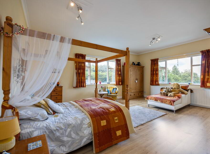 Laurelbank House, 11 Ballyhartfield Road, Templepatrick, BT39 0RB