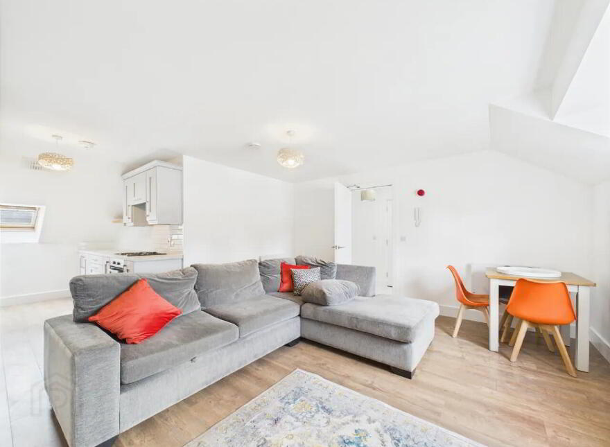 9 The Square, Drummin Village, Nenagh, E45WP58