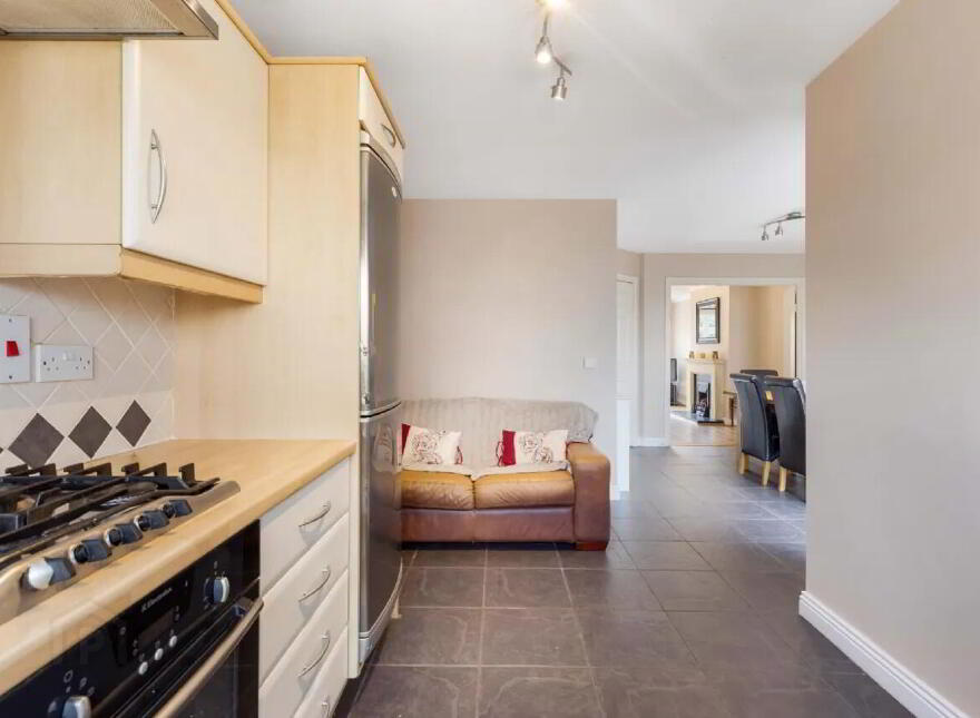 65 The Belfry, Trim, C15N5K2
