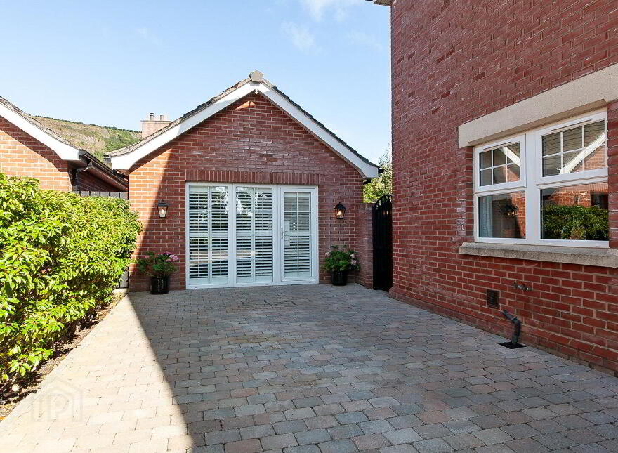 222 Upper Road, Greenisland, Carrickfergus, BT38 8RP