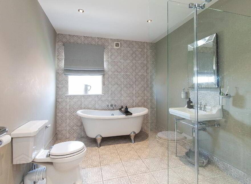 222 Upper Road, Greenisland, Carrickfergus, BT38 8RP