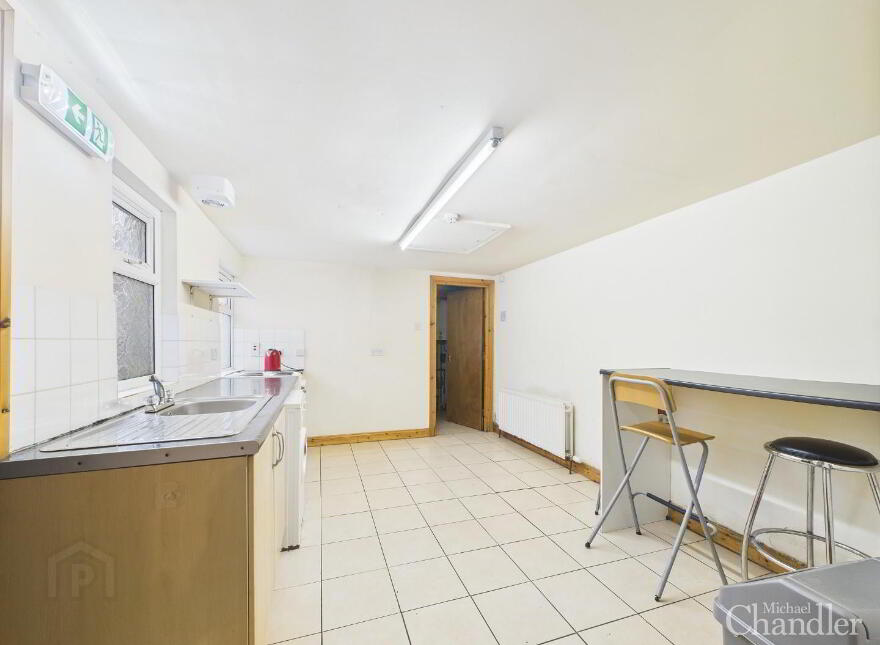 Apt 1, 74 Fitzroy Avenue, Belfast, BT7 1HX