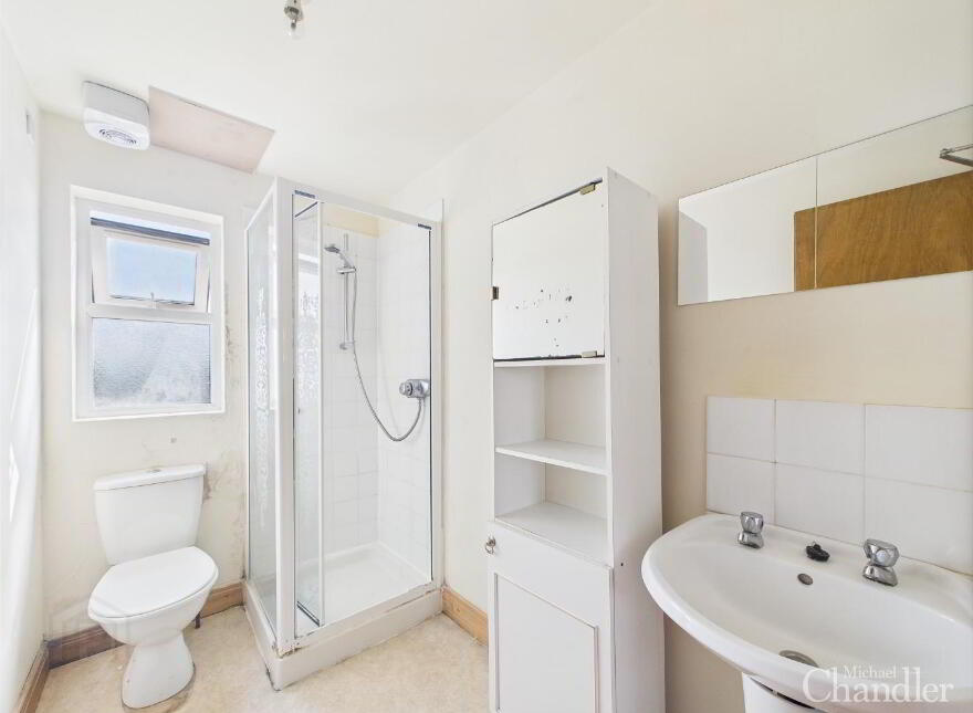 Apt 4, 74 Fitzroy Avenue, Belfast, BT7 1HX