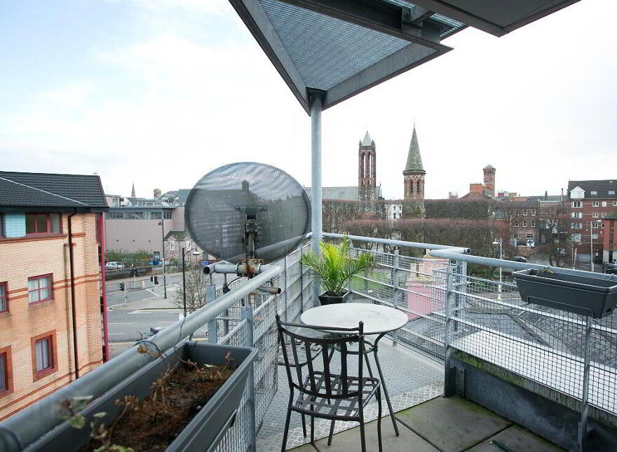 E.4.1 Whitehall Square Penthouse, Lisburn Road, Belfast, BT12 5EG