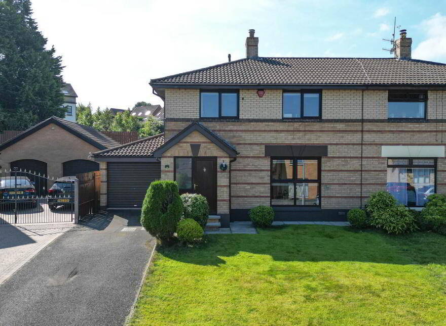 32 Hollybrook Avenue, Newtownabbey, BT36 4ZL