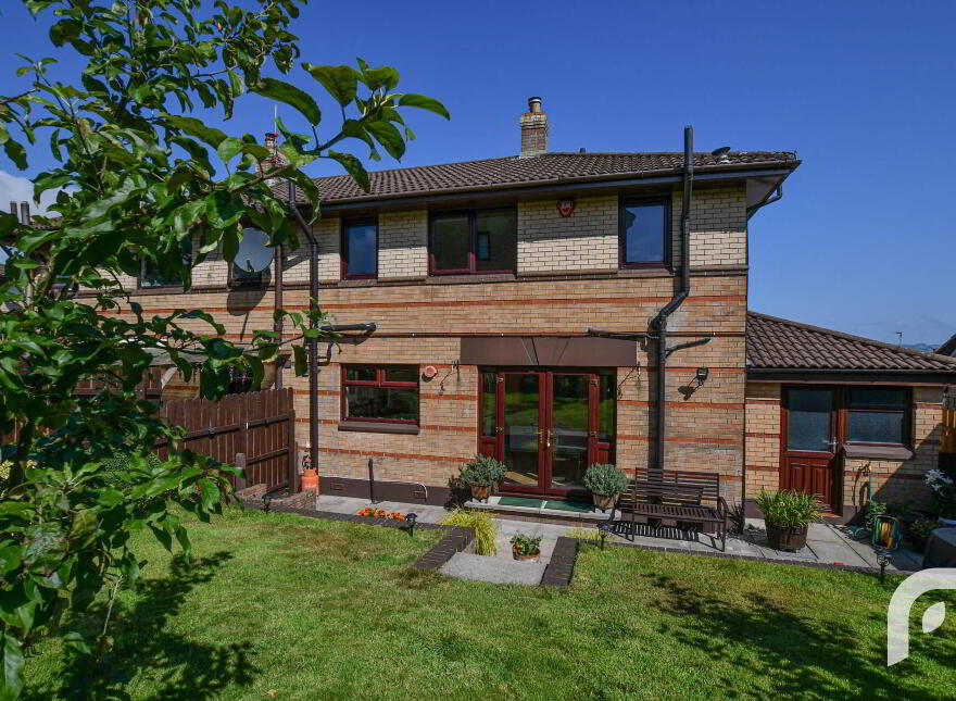 32 Hollybrook Avenue, Newtownabbey, BT36 4ZL