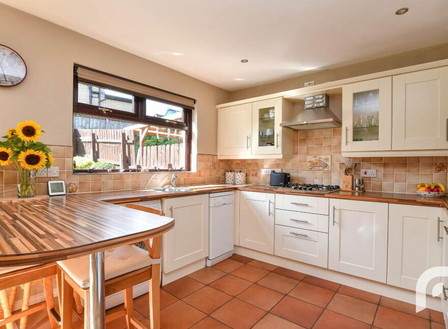 32 Hollybrook Avenue, Newtownabbey, BT36 4ZL