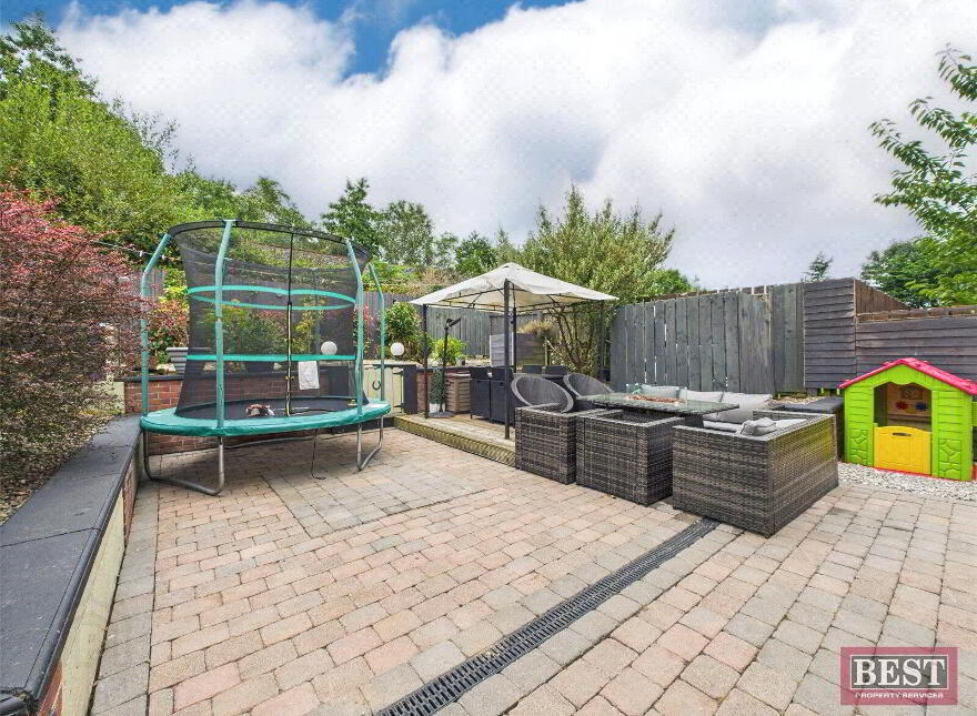 17 Ravens Glen, Newry, BT35 8GQ