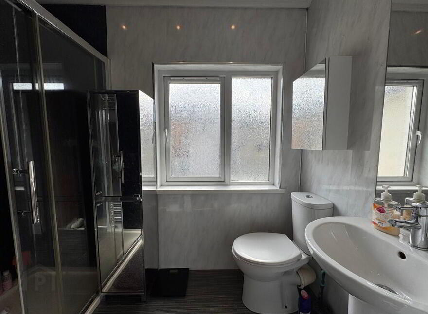102 Ulsterville Avenue, Belfast, BT9 7AR