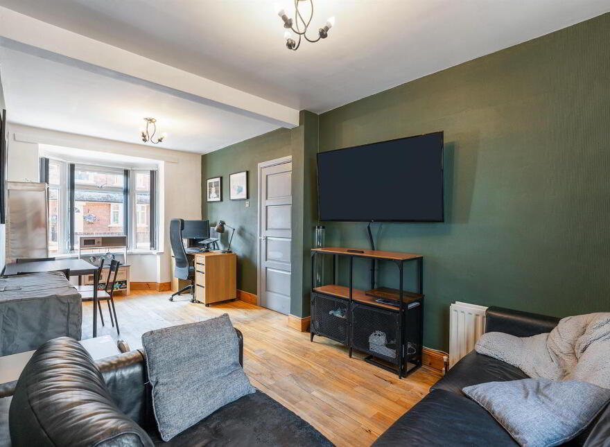 43 Devon Parade, Belfast, BT4 1LT