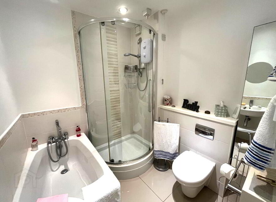 11 Essex Court, Carrickfergus, BT38 7UQ