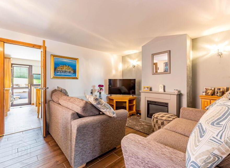 81 Orchardville Gardens, Finaghy, Belfast, BT10 0JU