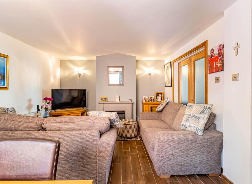 81 Orchardville Gardens, Finaghy, Belfast, BT10 0JU