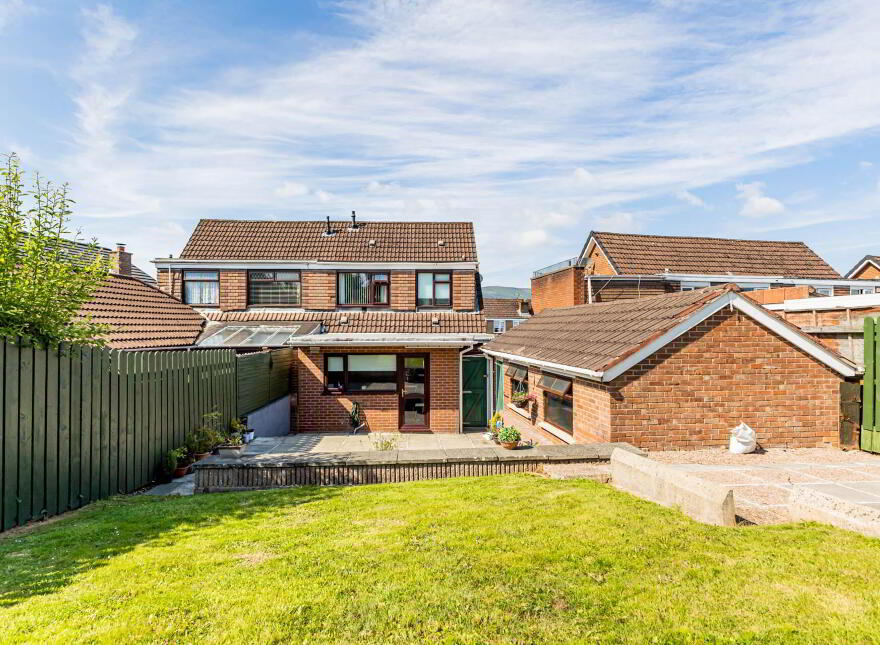 81 Orchardville Gardens, Finaghy, Belfast, BT10 0JU
