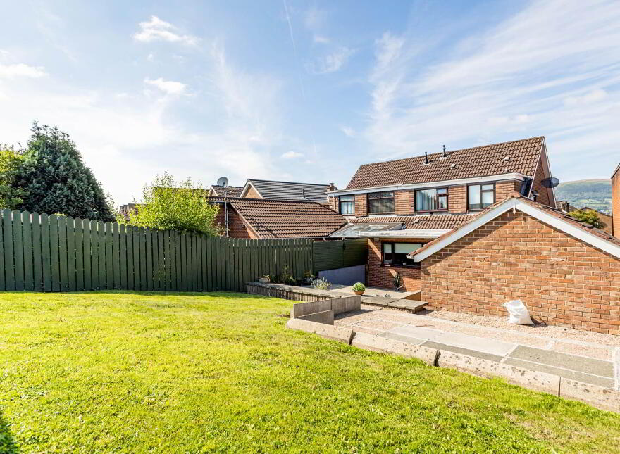 81 Orchardville Gardens, Finaghy, Belfast, BT10 0JU