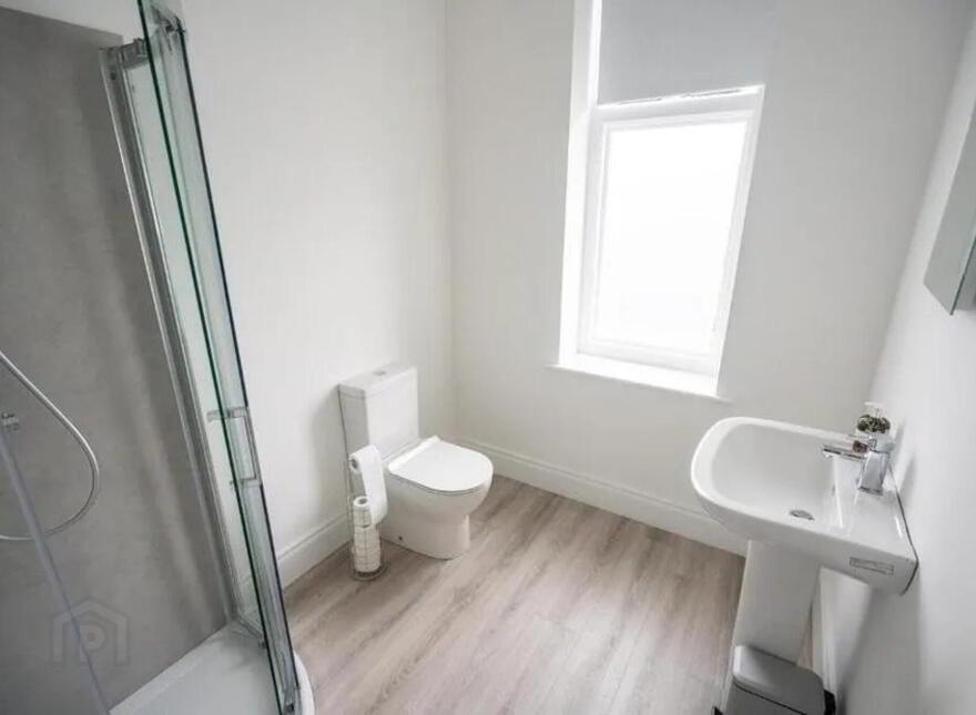 The Bank Managers Apartment 11 11 Main Street, Irvinestown, BT94 1GJ