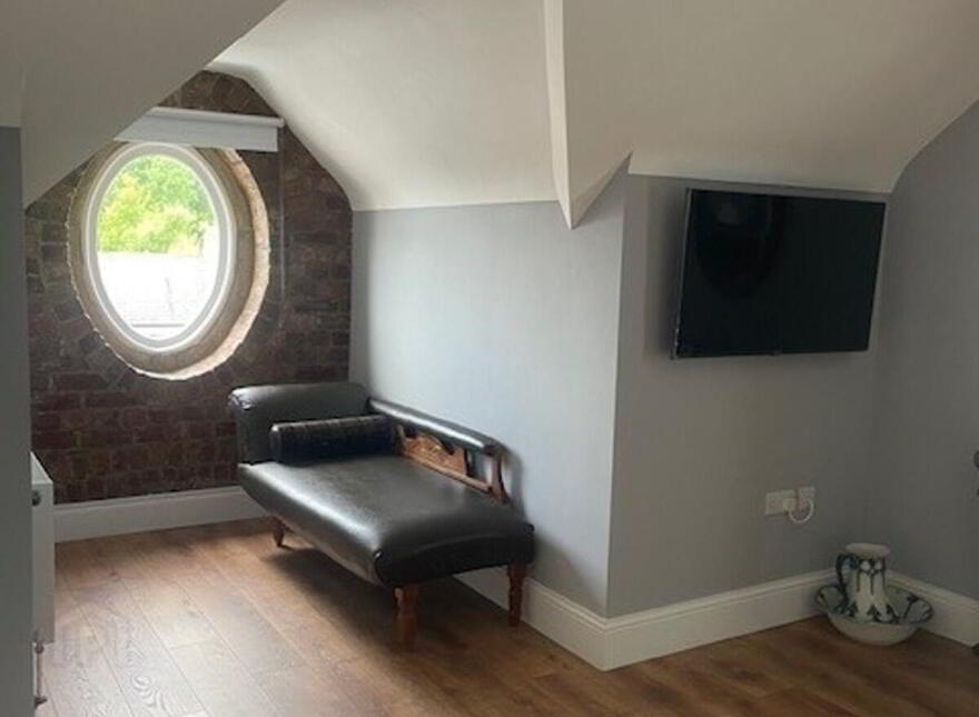 The Bank Managers Apartment 11 11 Main Street, Irvinestown, BT94 1GJ