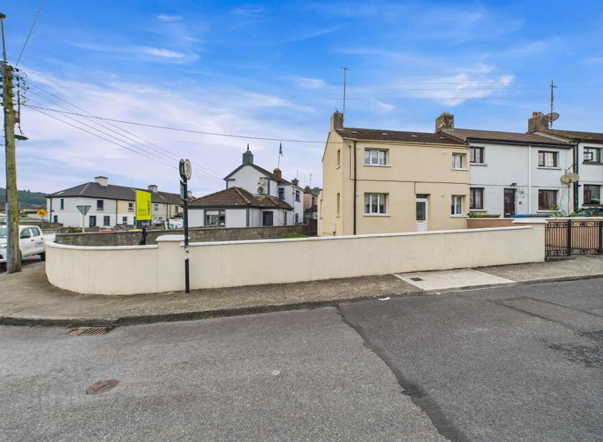 14 Árd Mhuire, Carrick-On-Suir, E32FX66 photo