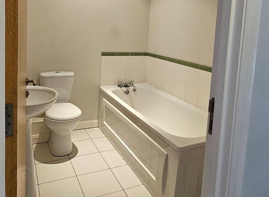 Unit 5, 1b Ravenscroft Avenue, Belfast, BT5 5BA