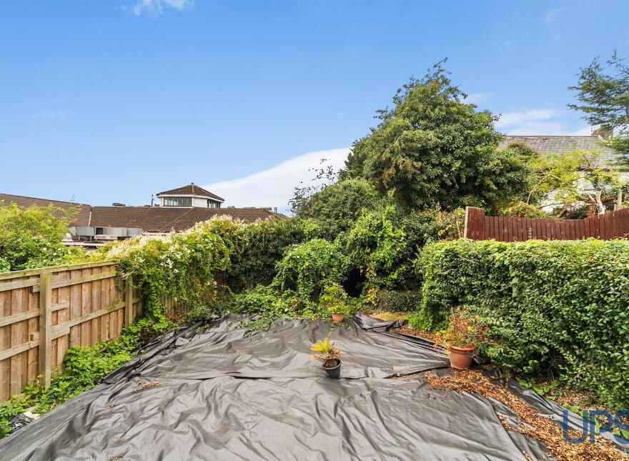 6 Hillhead Avenue, Stewartstown Road, Belfast, BT11 9GD